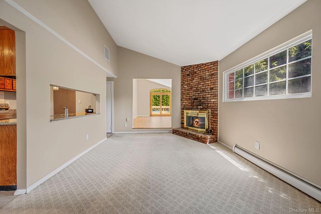 2 Barry Lane, Mount Sinai, NY 11766