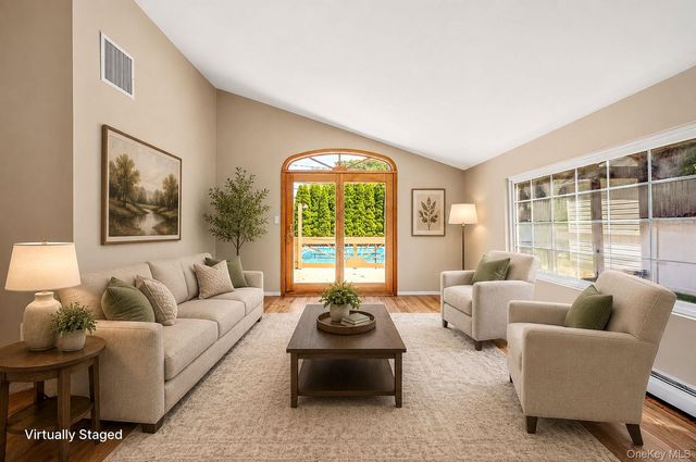 2 Barry Lane, Mount Sinai, NY 11766