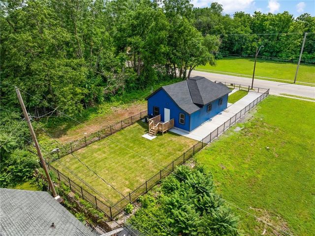 3758 Woodland Avenue, Kansas City, MO 64109
