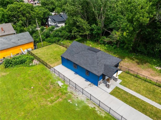 3758 Woodland Avenue, Kansas City, MO 64109