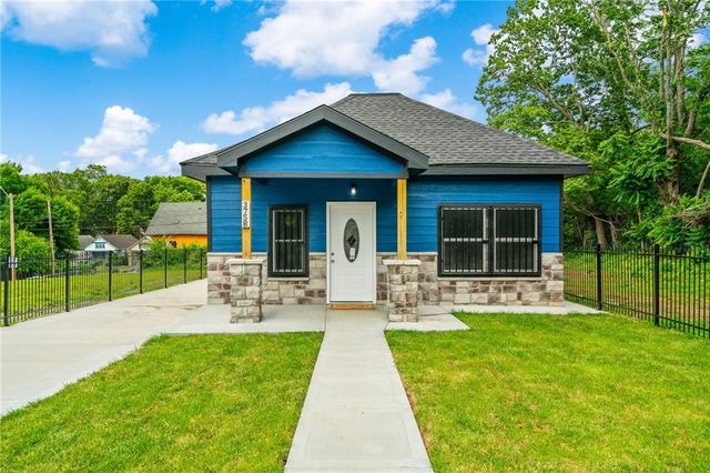3758 Woodland Avenue, Kansas City, MO 64109
