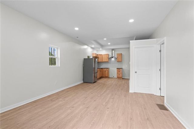 3758 Woodland Avenue, Kansas City, MO 64109