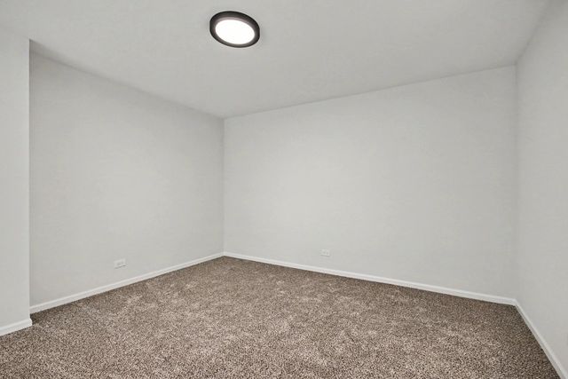 6935 N Milwaukee Avenue 204, Niles, IL 60714