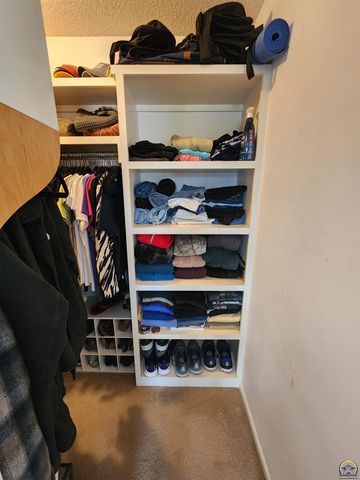 20 Lakeshore DR, Emporia, KS 66801