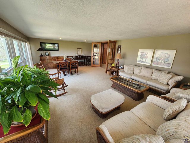 20 Lakeshore DR, Emporia, KS 66801