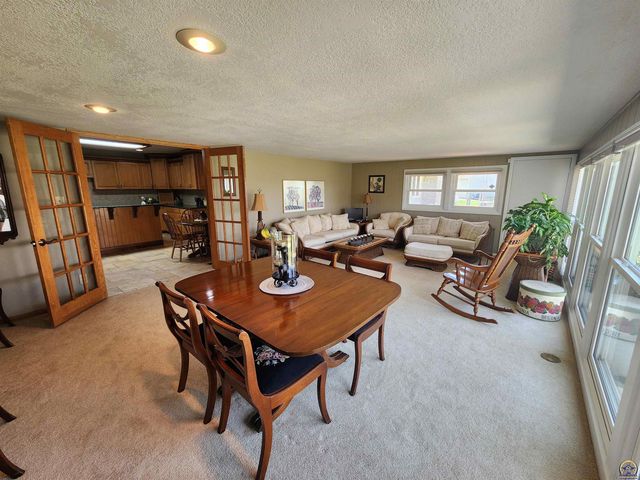 20 Lakeshore DR, Emporia, KS 66801