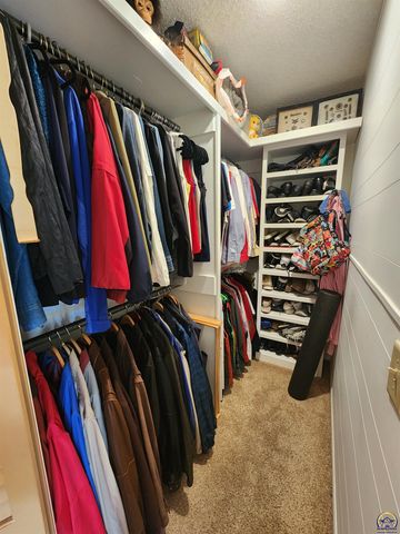 20 Lakeshore DR, Emporia, KS 66801