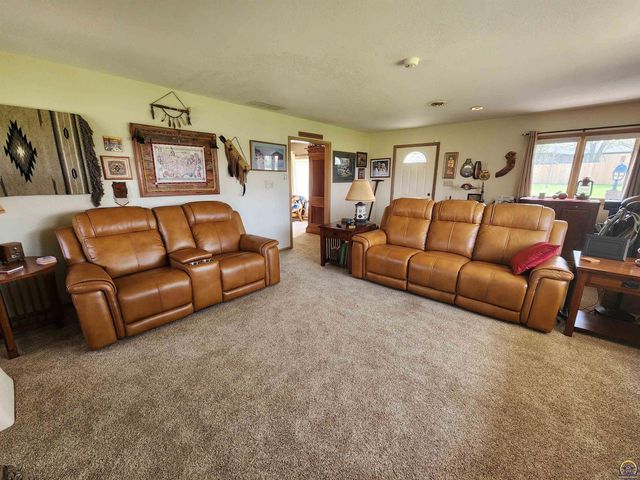20 Lakeshore DR, Emporia, KS 66801