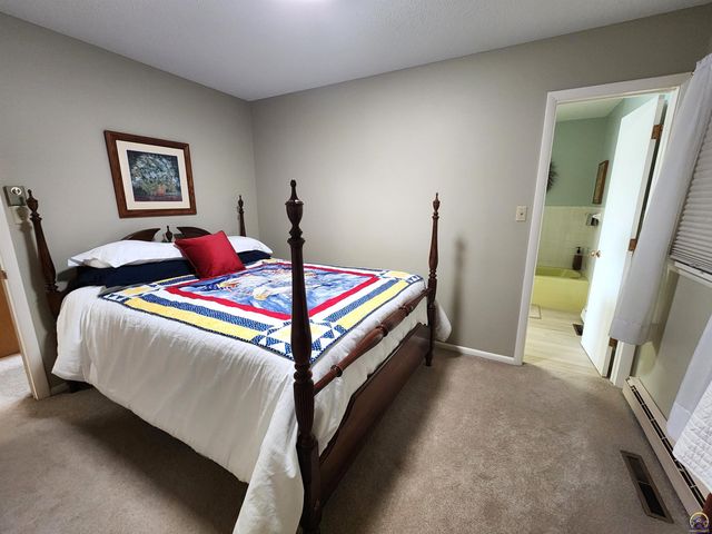 20 Lakeshore DR, Emporia, KS 66801