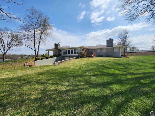 20 Lakeshore DR, Emporia, KS 66801