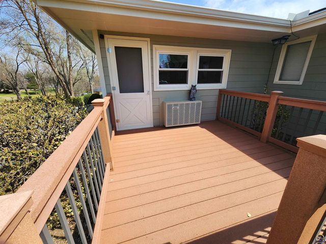 20 Lakeshore DR, Emporia, KS 66801