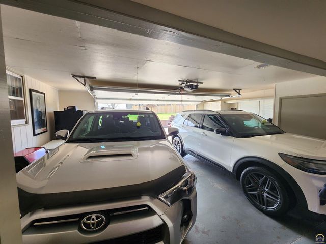 20 Lakeshore DR, Emporia, KS 66801