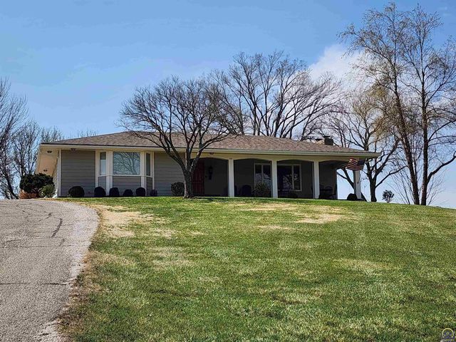 20 Lakeshore DR, Emporia, KS 66801