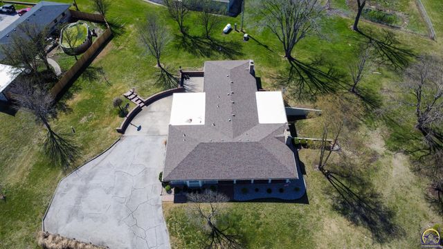 20 Lakeshore DR, Emporia, KS 66801