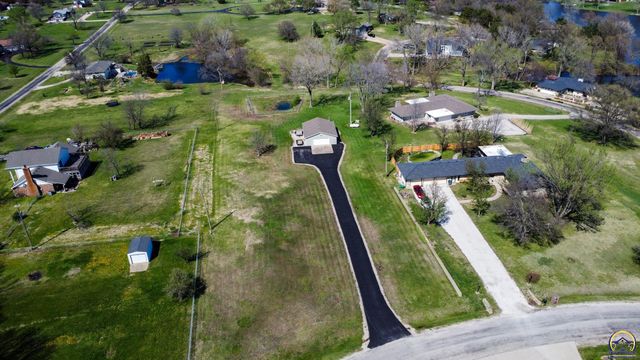 20 Lakeshore DR, Emporia, KS 66801