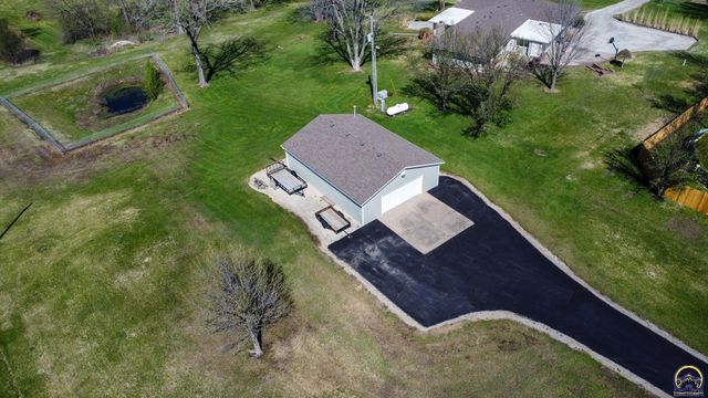 20 Lakeshore DR, Emporia, KS 66801