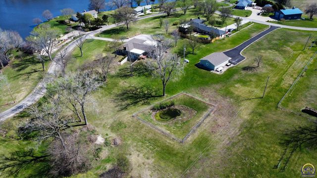 20 Lakeshore DR, Emporia, KS 66801