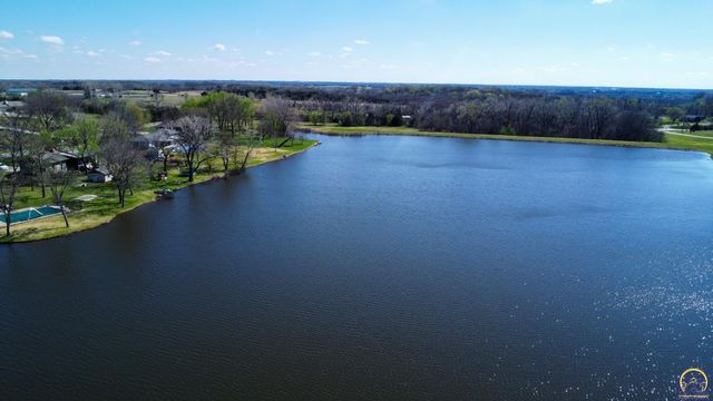 20 Lakeshore DR, Emporia, KS 66801