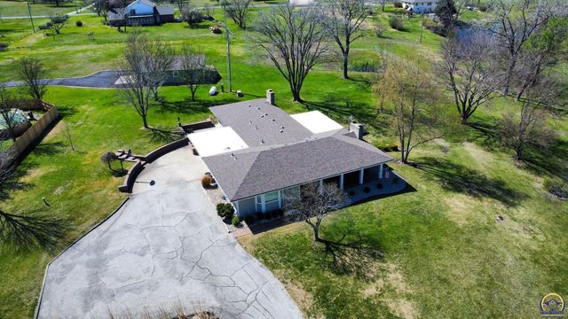 20 Lakeshore DR, Emporia, KS 66801
