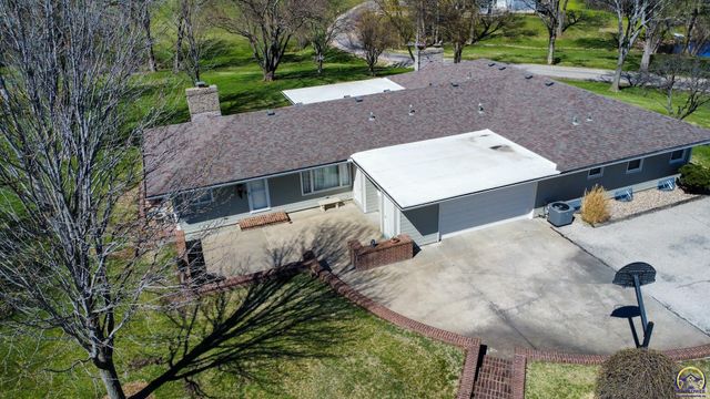 20 Lakeshore DR, Emporia, KS 66801