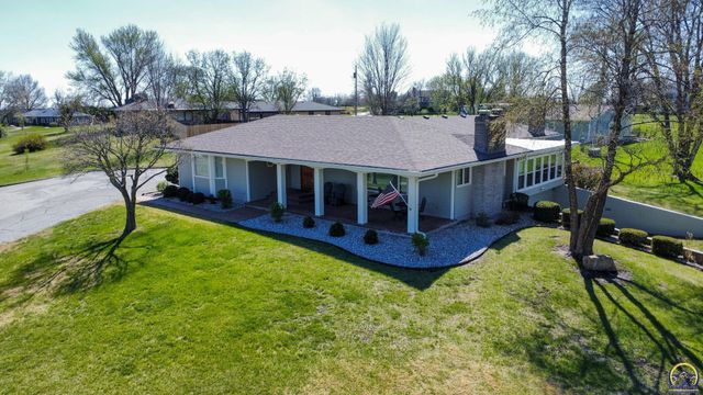 20 Lakeshore DR, Emporia, KS 66801