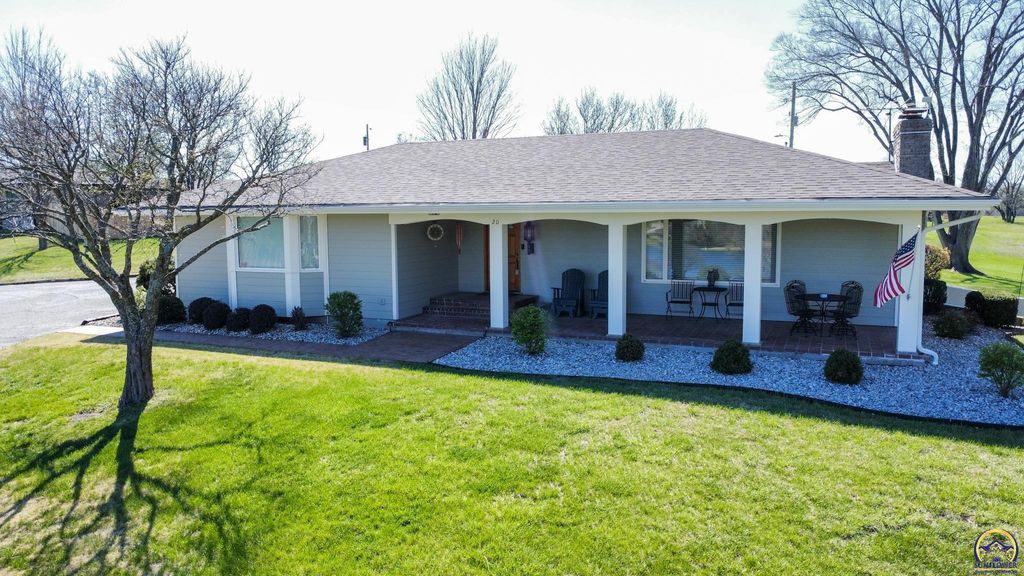 20 Lakeshore DR, Emporia, KS 66801
