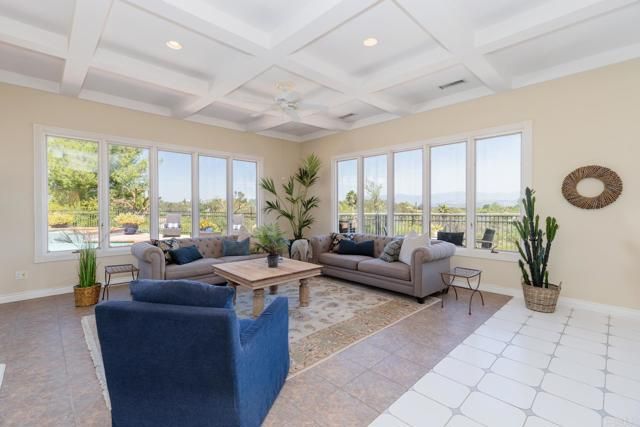 161 Lemon Grove Drive, Fallbrook, CA 92028