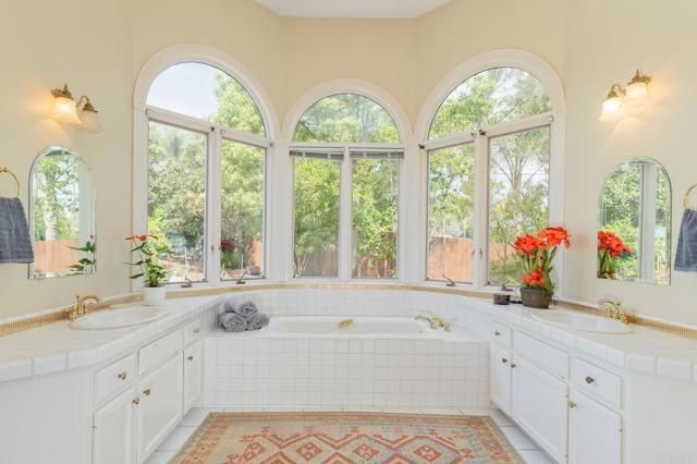 161 Lemon Grove Drive, Fallbrook, CA 92028