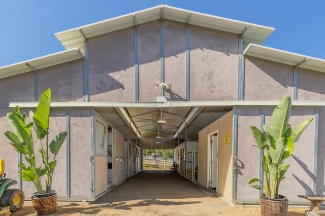 161 Lemon Grove Drive, Fallbrook, CA 92028