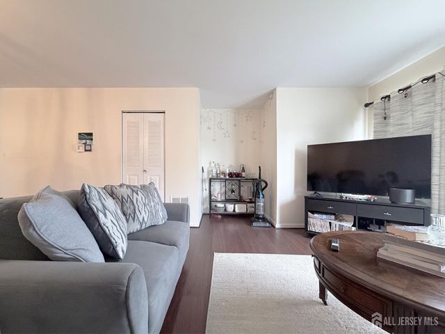 149 Abbot Court, Piscataway, NJ 08854
