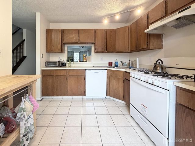 149 Abbot Court, Piscataway, NJ 08854