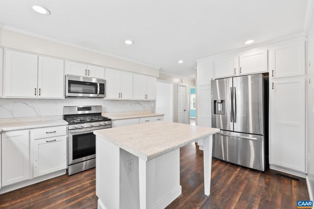 112 LEE ST, Staunton, VA 24401