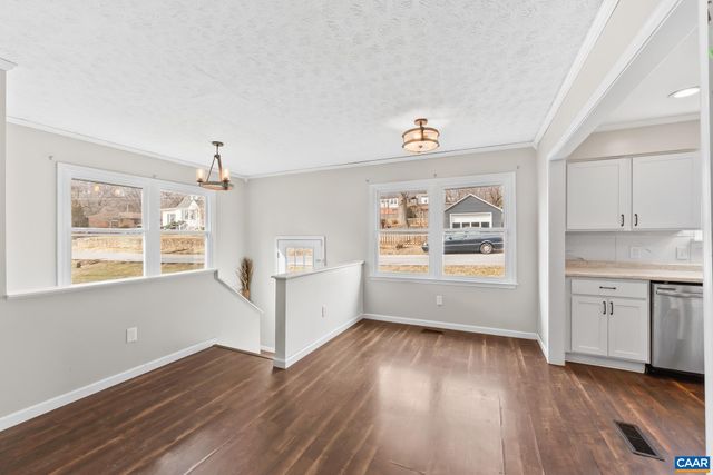 112 LEE ST, Staunton, VA 24401