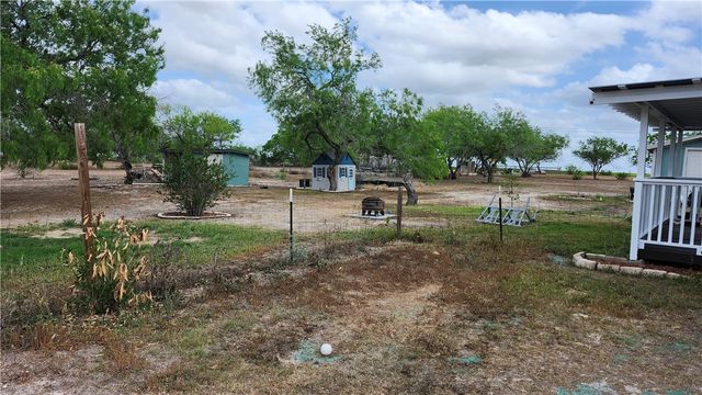 298 County Road 3052, Orange Grove, TX 78372