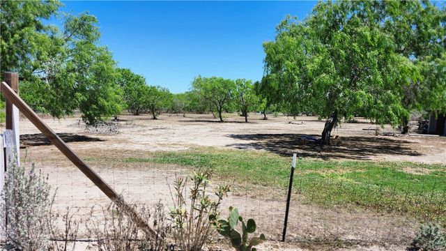 298 County Road 3052, Orange Grove, TX 78372