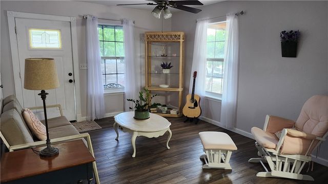 298 County Road 3052, Orange Grove, TX 78372