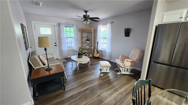 298 County Road 3052, Orange Grove, TX 78372