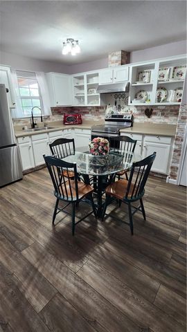 298 County Road 3052, Orange Grove, TX 78372