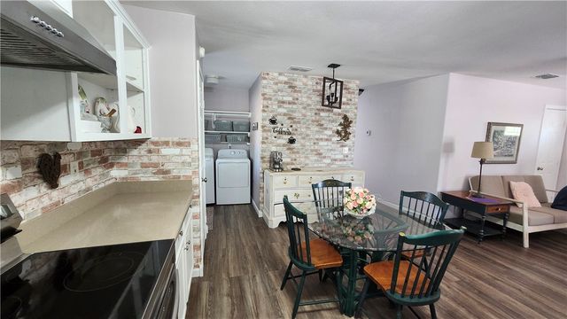 298 County Road 3052, Orange Grove, TX 78372