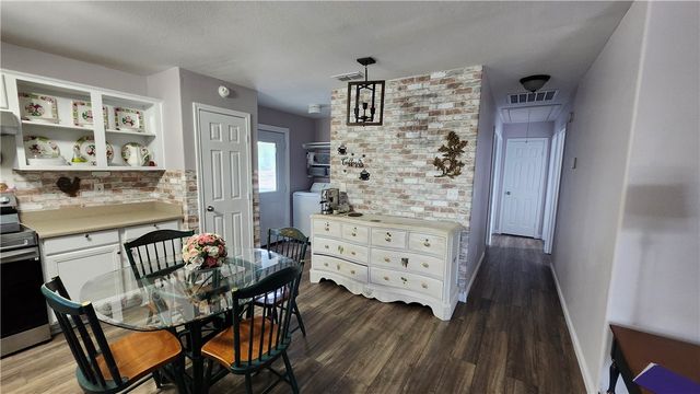 298 County Road 3052, Orange Grove, TX 78372