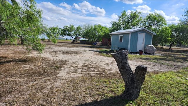 298 County Road 3052, Orange Grove, TX 78372