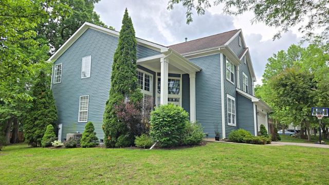 1965 S Finch Court, Libertyville, IL 60048