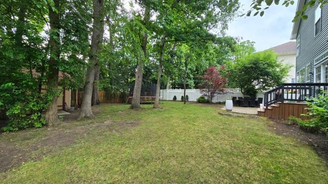 1965 S Finch Court, Libertyville, IL 60048