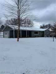 2810 S Lawndale Place, Zanesville, OH 43701