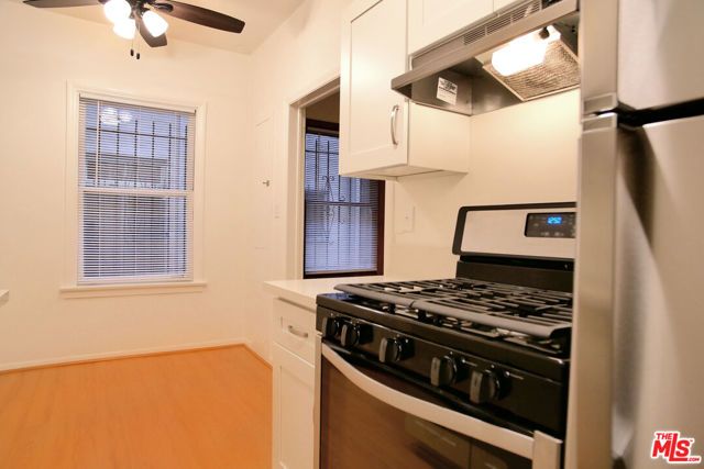 611 S Cloverdale Avenue 106, Los Angeles, CA 90036