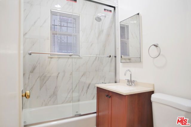 611 S Cloverdale Avenue 106, Los Angeles, CA 90036