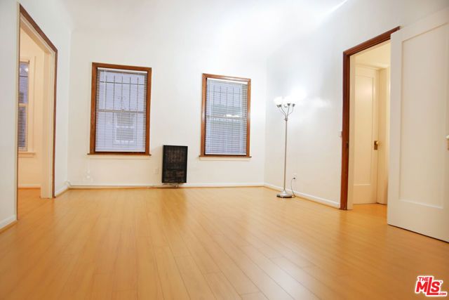611 S Cloverdale Avenue 106, Los Angeles, CA 90036