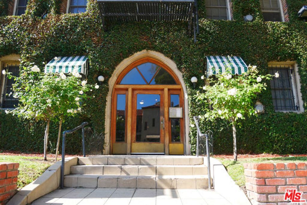 611 S Cloverdale Avenue 106, Los Angeles, CA 90036
