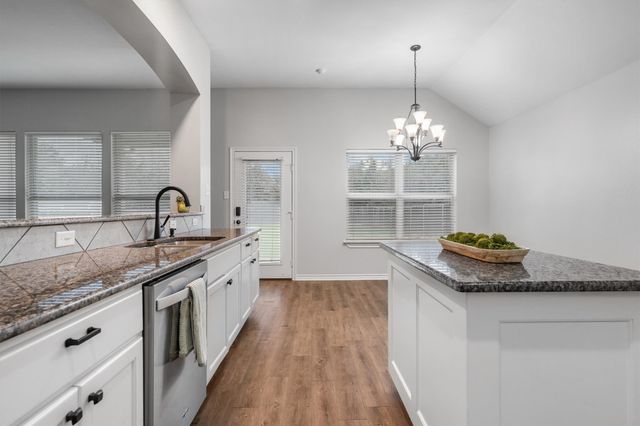 151 Birdsong Lane, Terrell, TX 75160