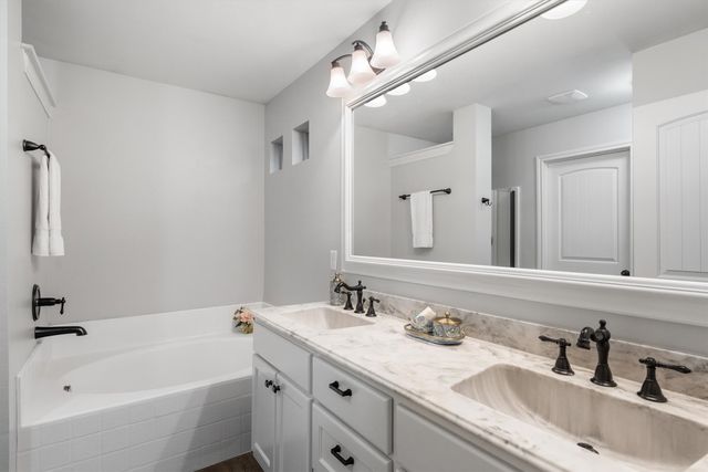 151 Birdsong Lane, Terrell, TX 75160